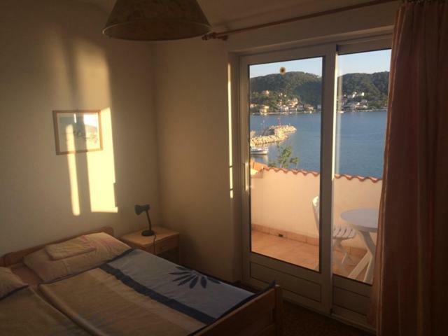 Apartman Supetarska Draga Apartment Exterior photo