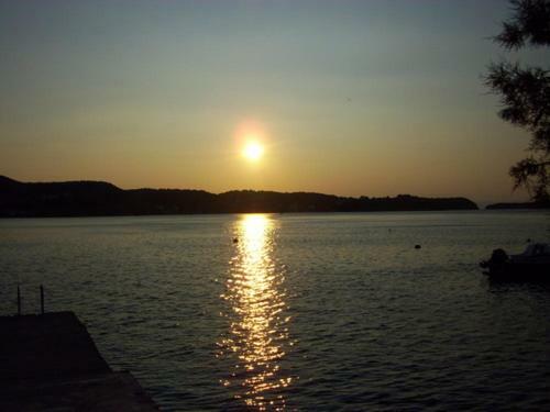 Apartman Supetarska Draga Apartment Exterior photo